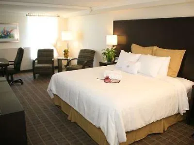 Hotel Crowne Plaza Toronto Airport By Ihg 4*,